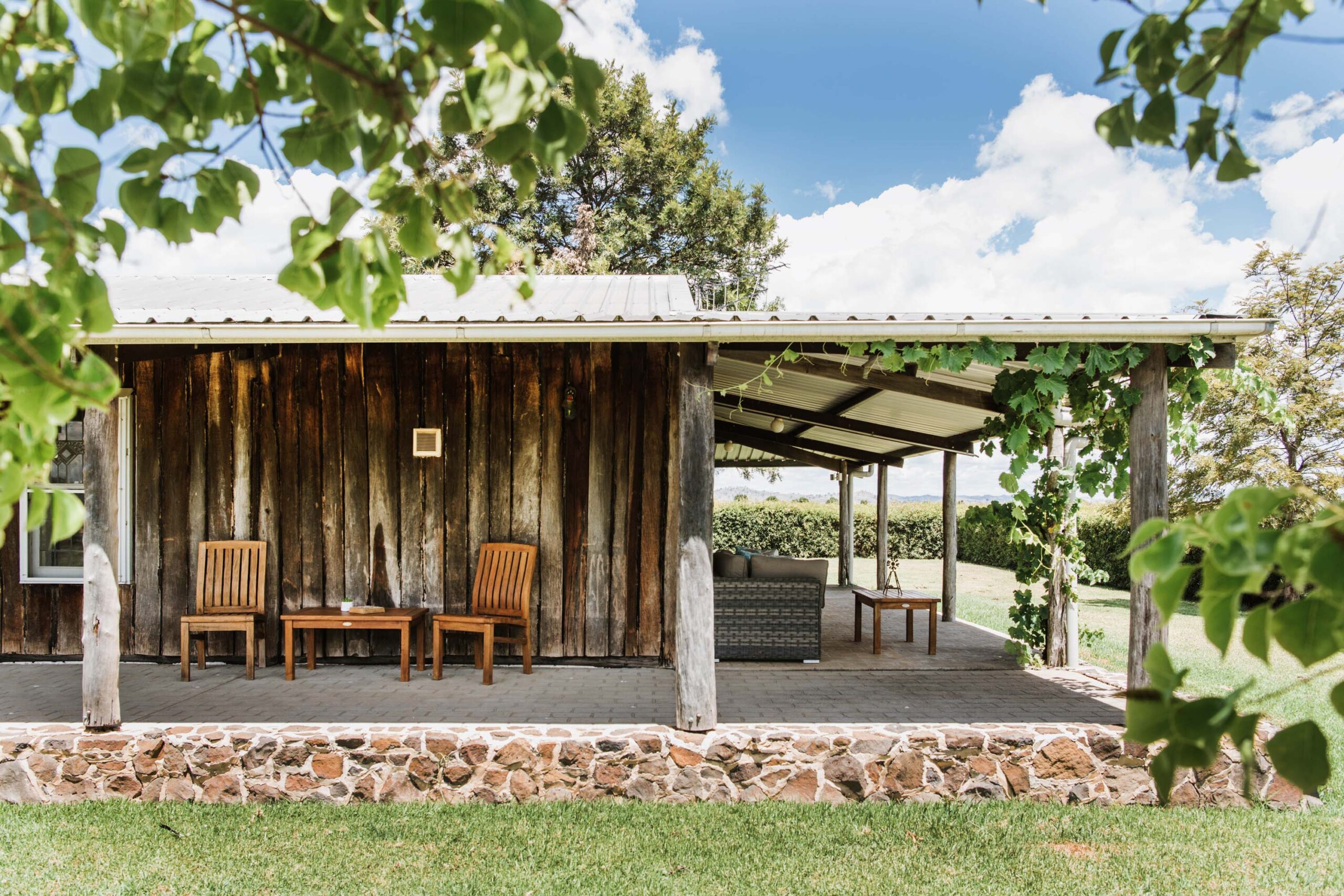 owl head lodge slab cottage gulgong accommodation