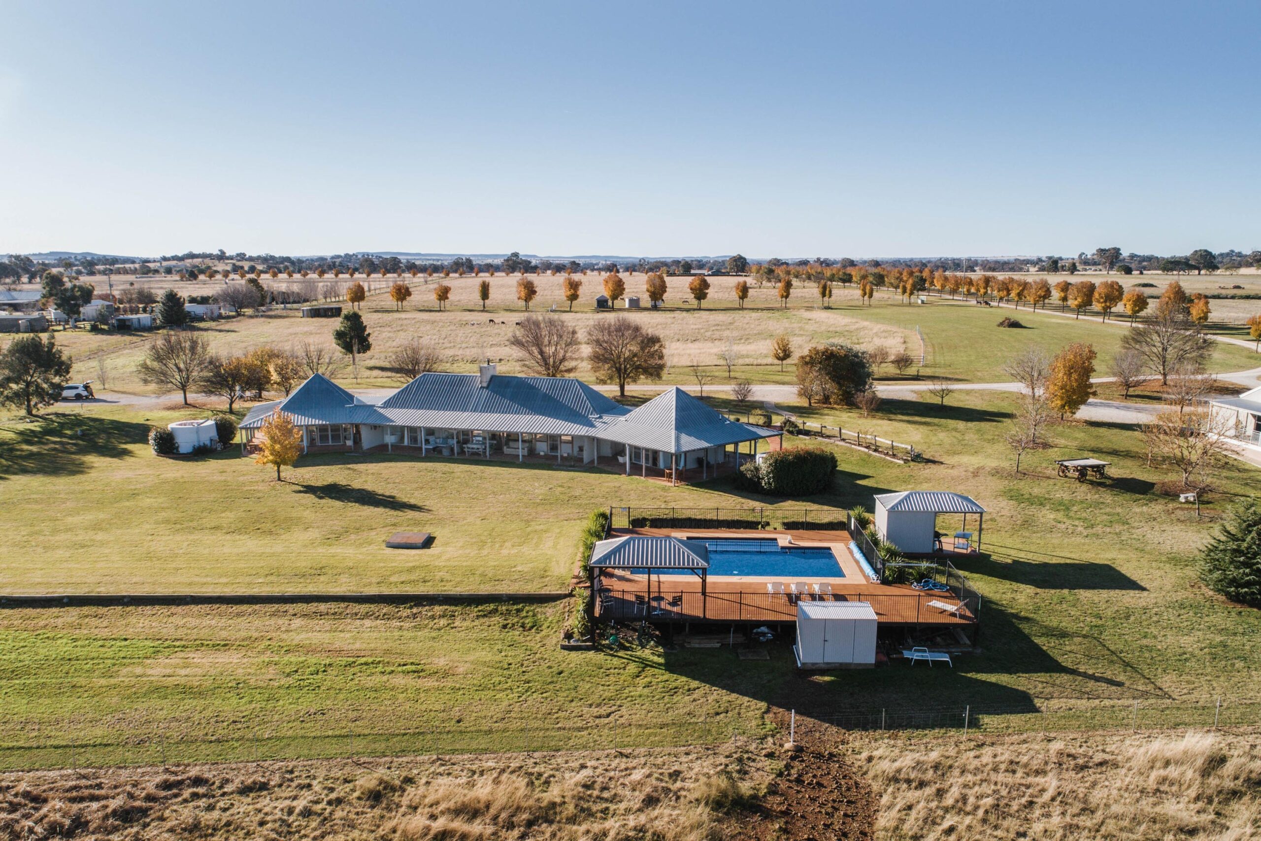 owl head lodge glass cottage accommodation gulgong