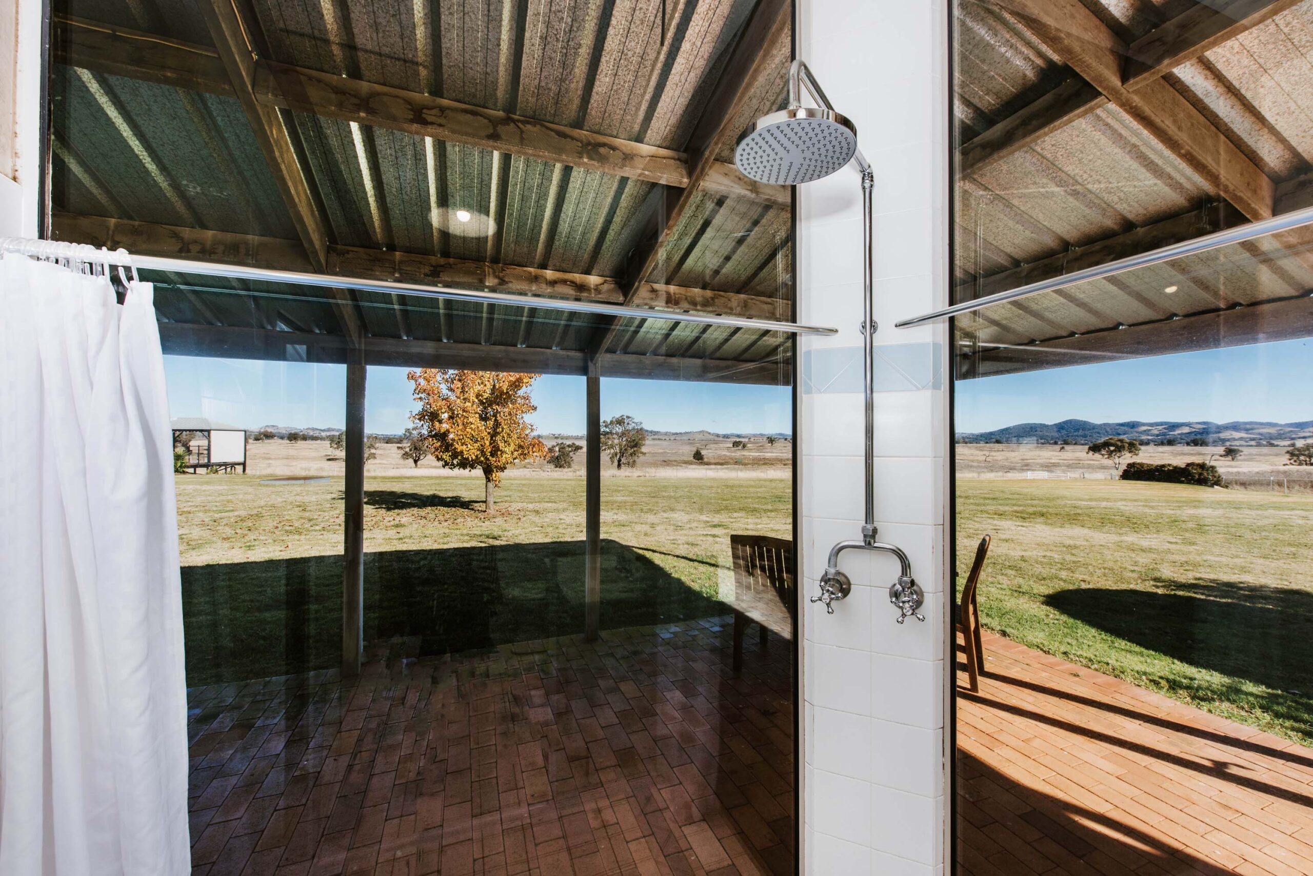 owl head lodge glass studio gulgong mudgee accommodation shower open