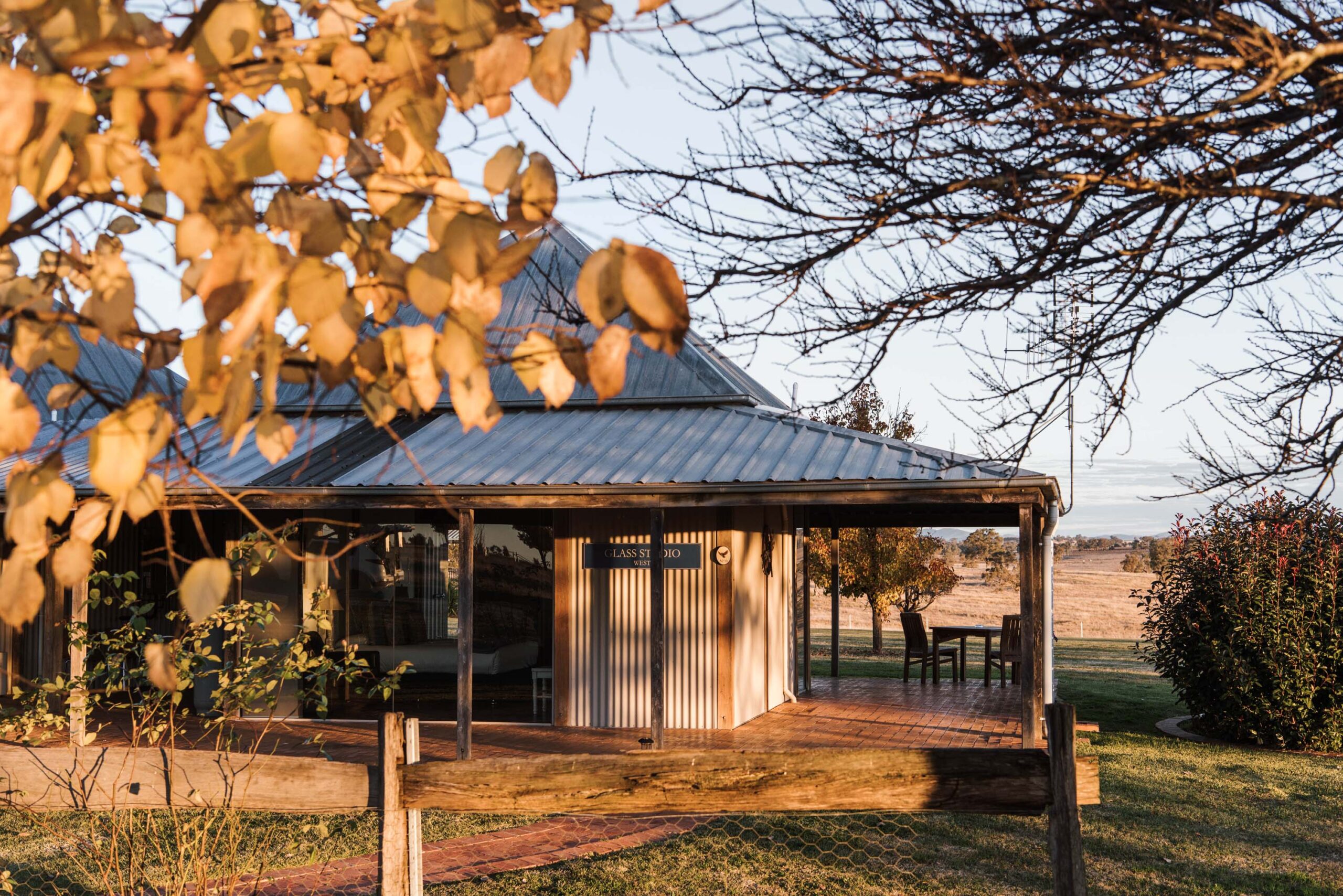 owl head lodge glass studio gulgong mudgee accommodation