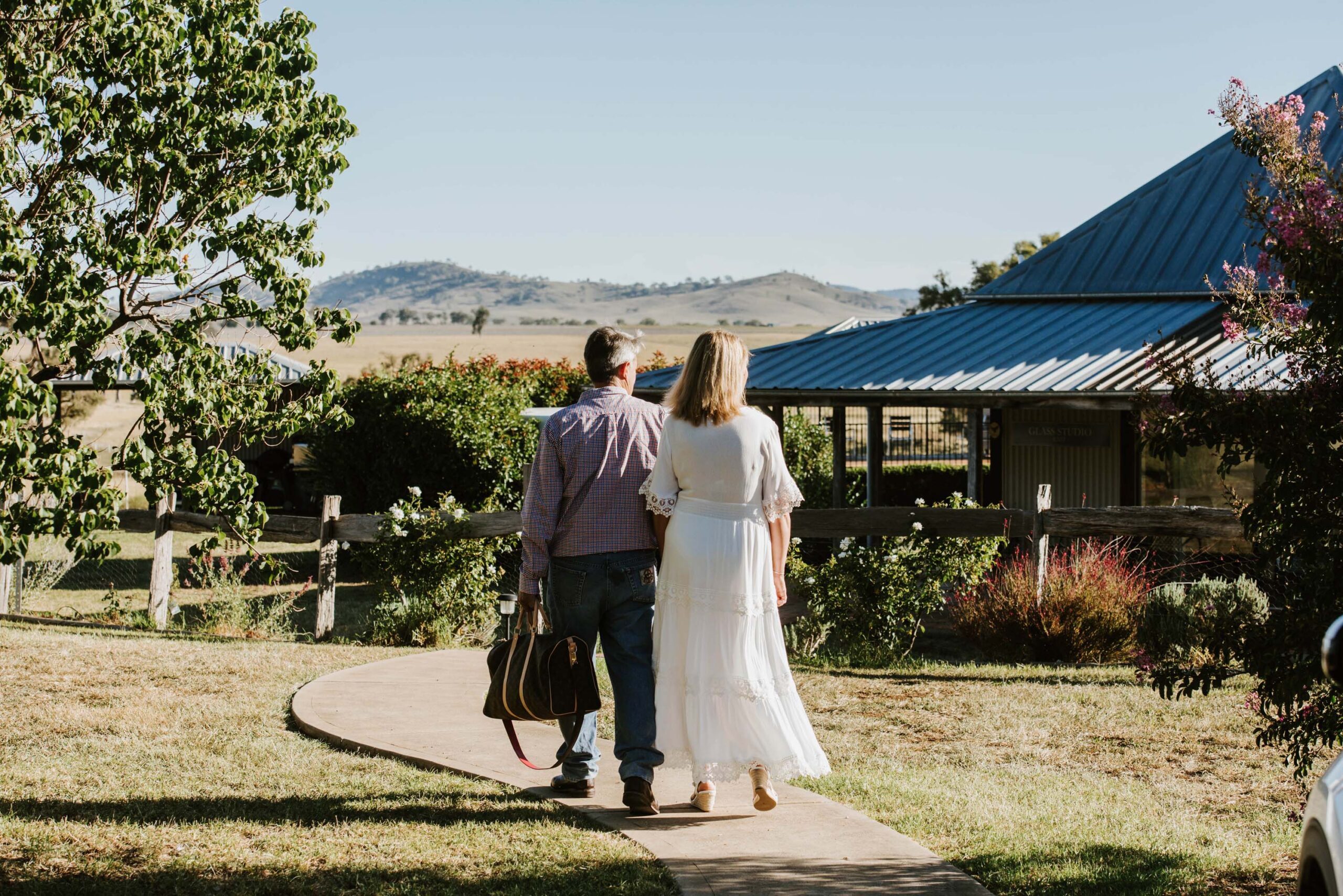 owl head lodge glass studio accommodation gulgong romantic