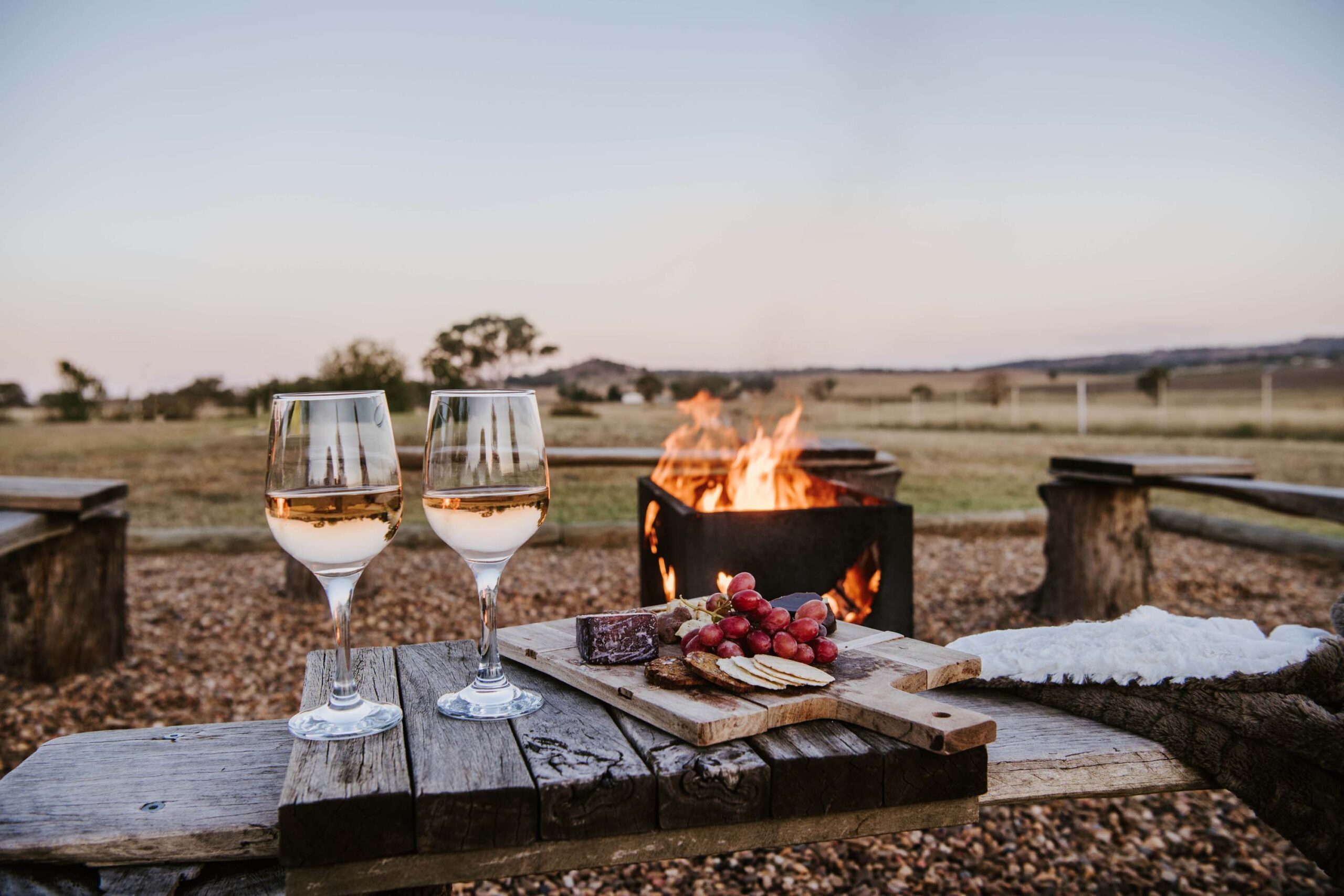 owl head lodge glass studio accommodation gulgong firepit stargazing