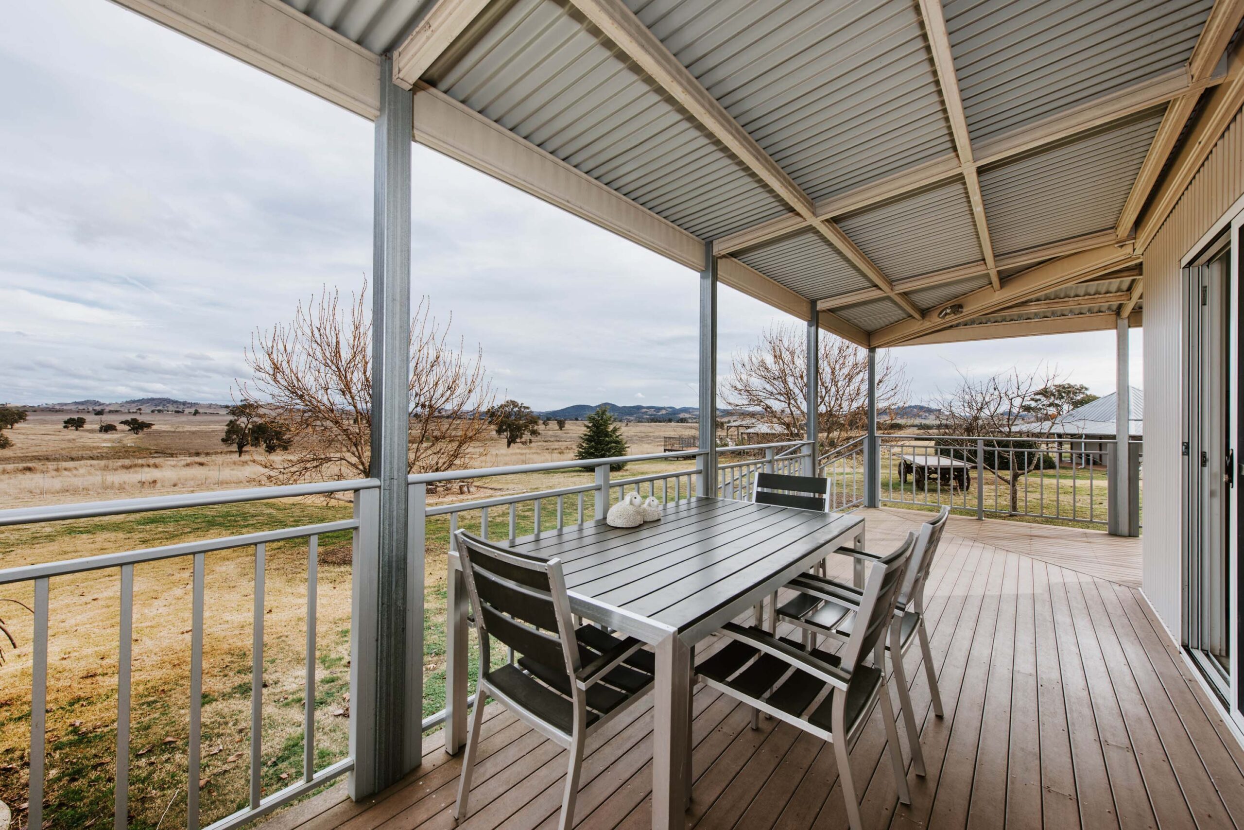 owl head lodge shearers quarters west verandah